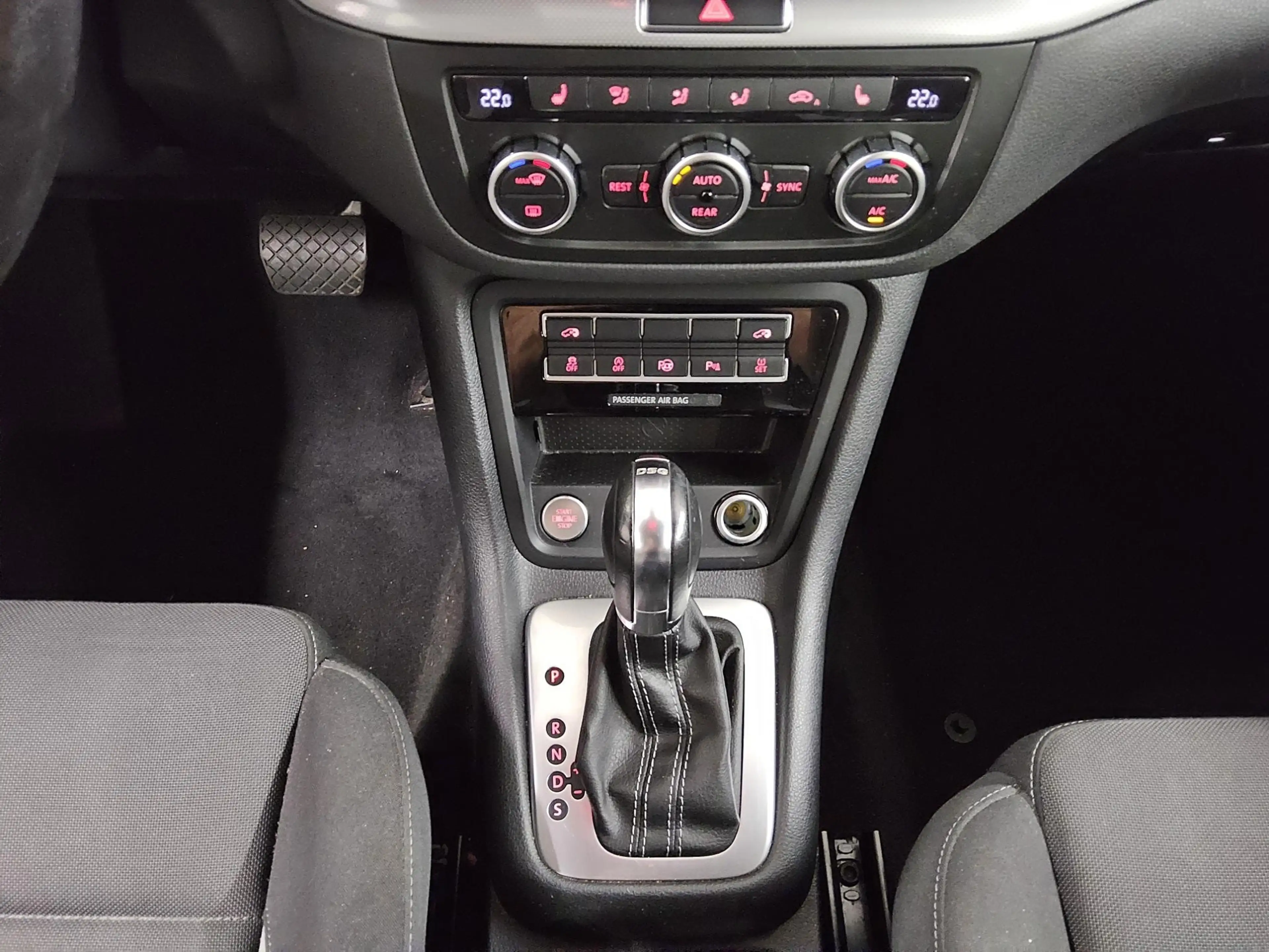 Volkswagen Sharan 1.4 TSI Comf. Xenon Navi LED — photo 6