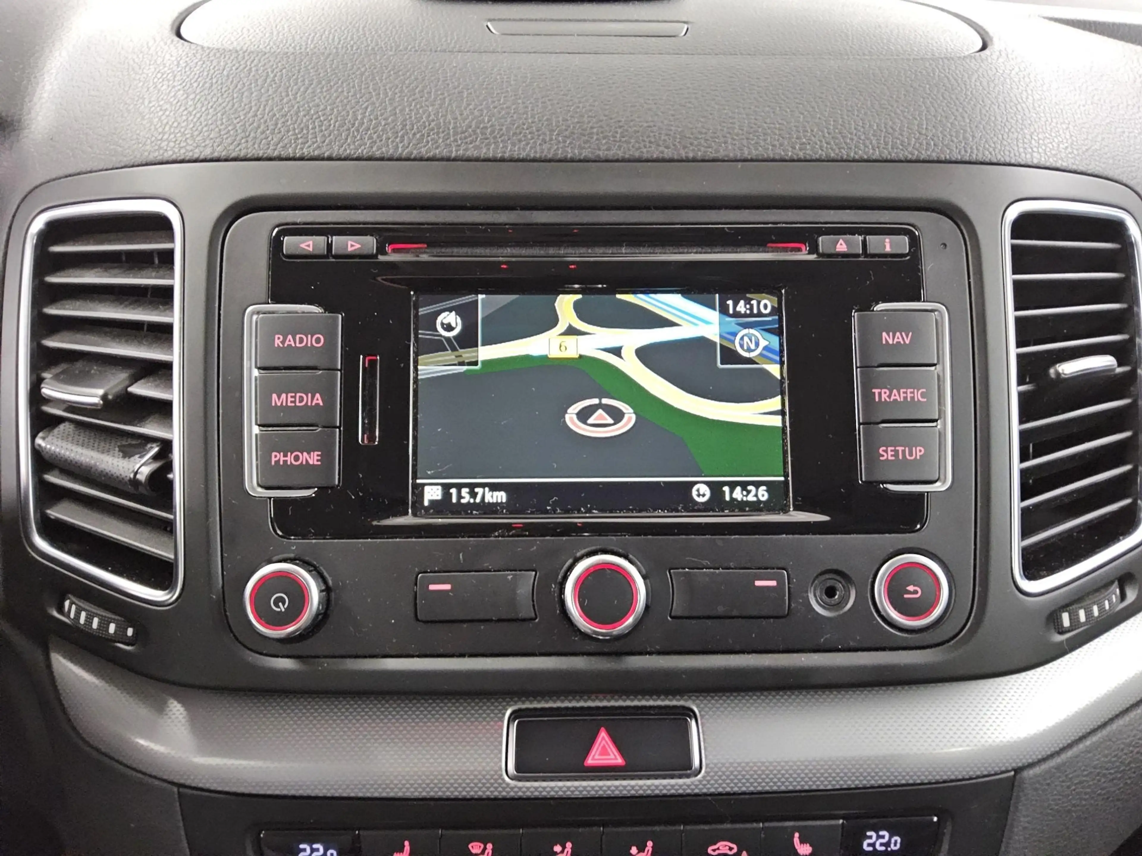 Volkswagen Sharan 1.4 TSI Comf. Xenon Navi LED — photo 7