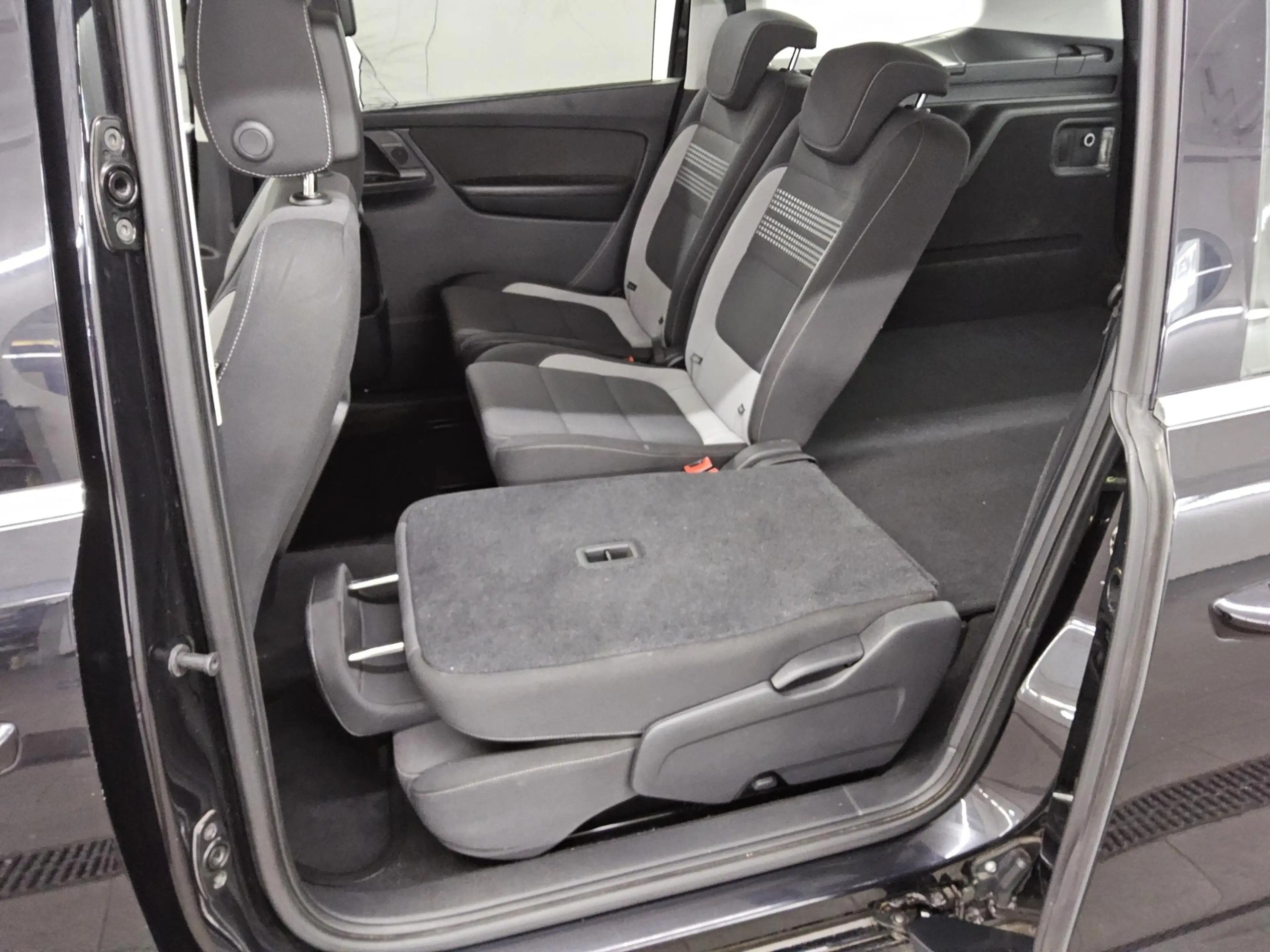 Volkswagen Sharan 1.4 TSI Comf. Xenon Navi LED — photo 12