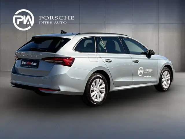 Skoda Octavia view 4