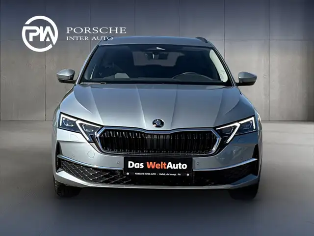 Skoda Octavia view 5