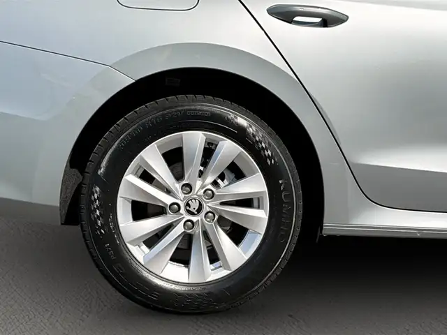 Skoda Octavia view 6