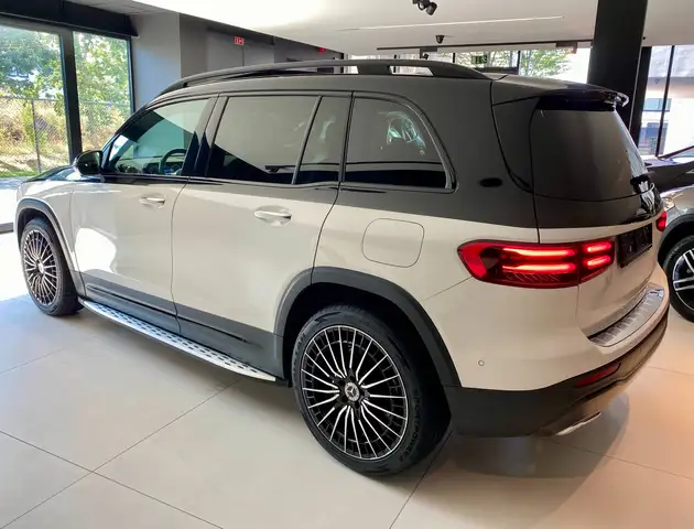 Mercedes-Benz GLB 250 8G Mild Hybr. 4M 2-Tone Edition Distronic+/Leder/360°/PanoDak/Keyless/MultiBeam/Trekhaak