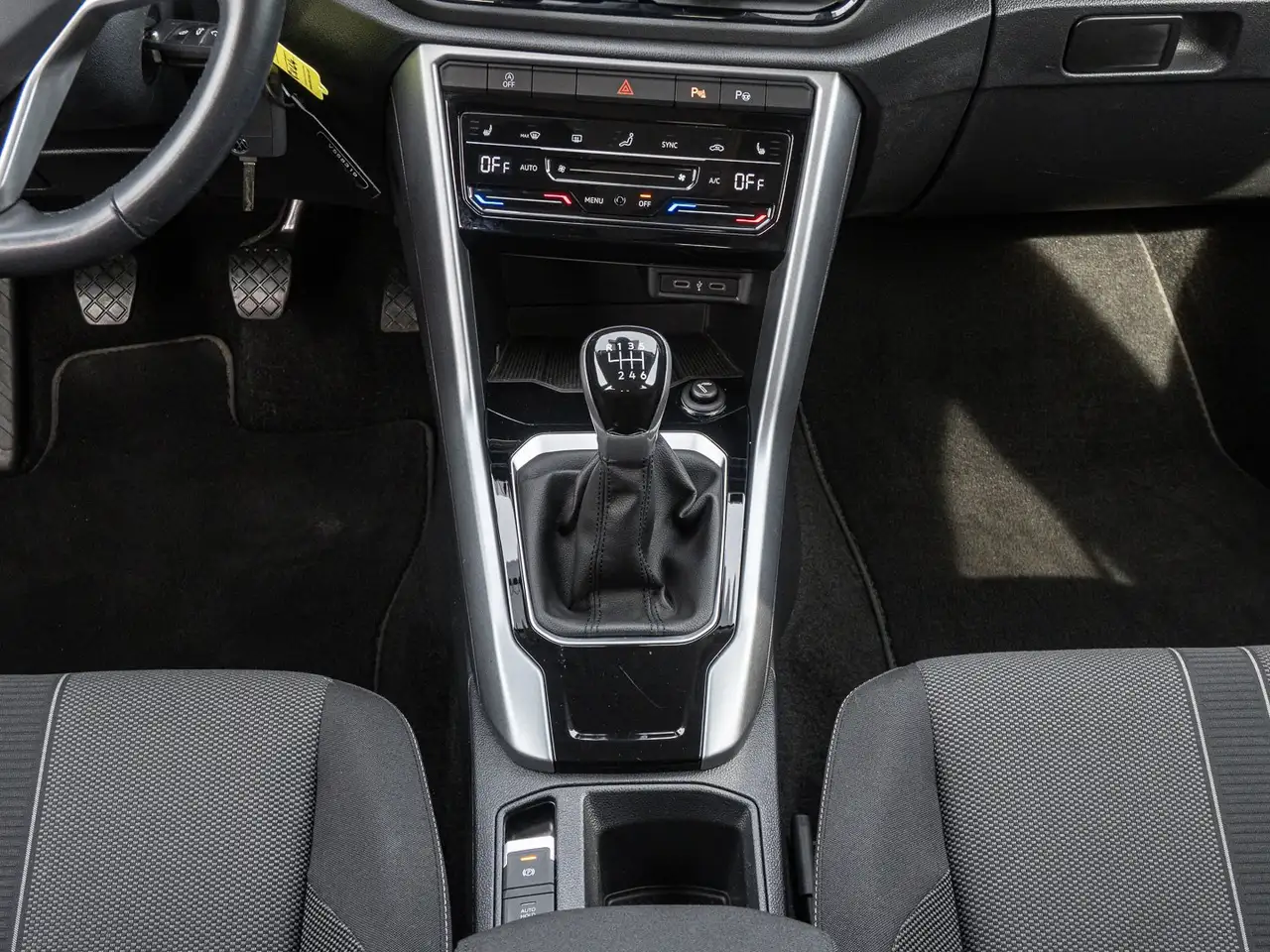 Volkswagen T-Roc 1.0 TSI DSG Life 13