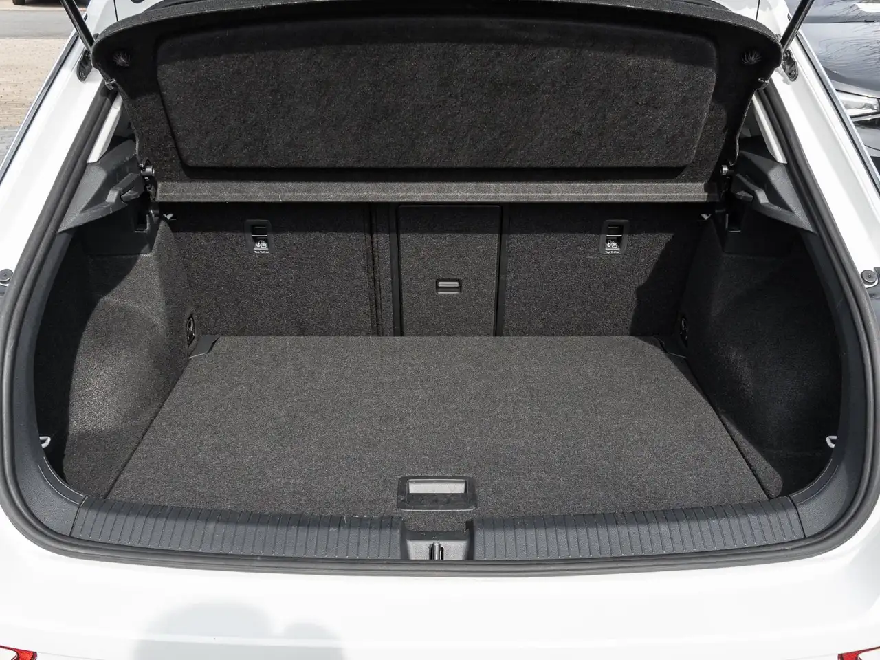 Volkswagen T-Roc 1.0 TSI DSG Life 16