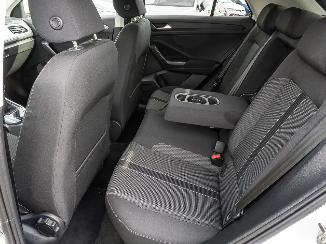 Volkswagen T-Roc 1.0 TSI DSG Life 15