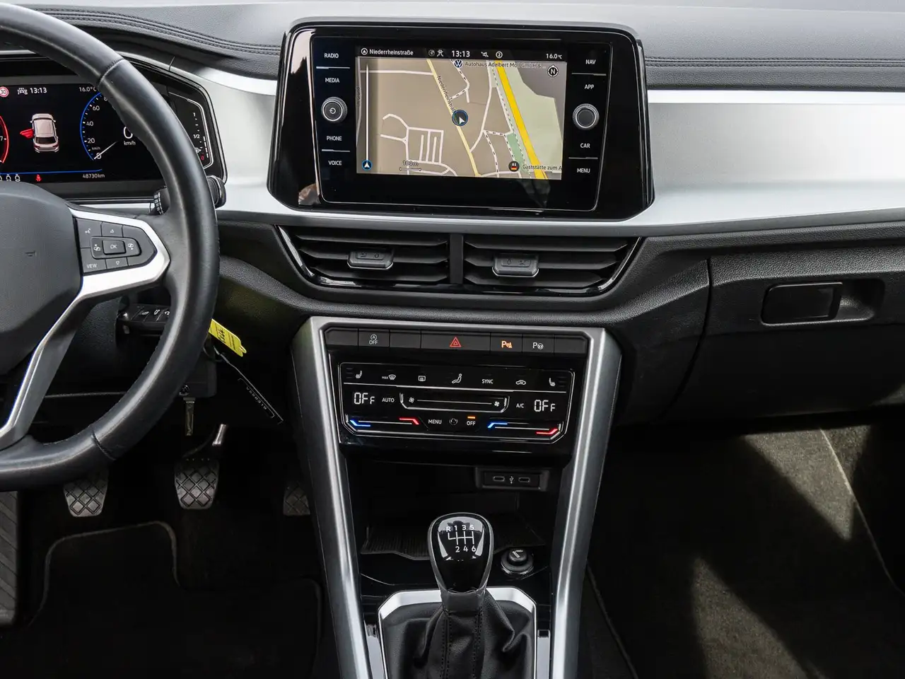 Volkswagen T-Roc 1.0 TSI DSG Life 12