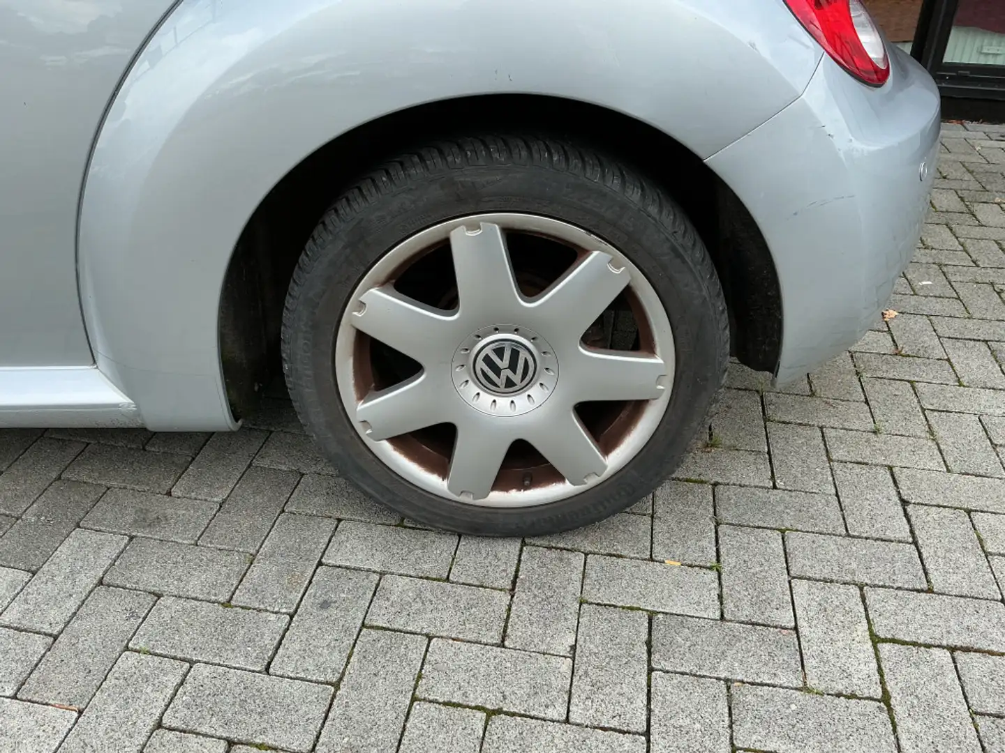 Volkswagen New Beetle 1.6, Klima, Sitzheizung, PDC Plateado - 2