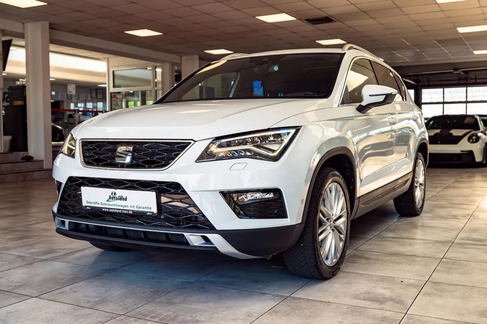 SEAT Ateca 1.6 TDI DSG Xcellence*AHK*PANO*ACC*BEATS Blanc - 1