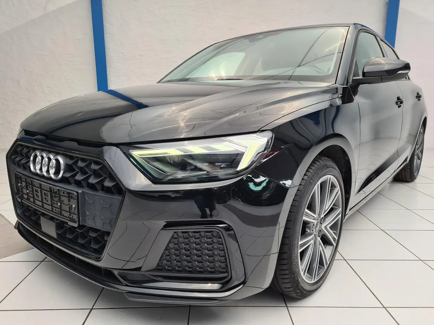 Audi A1 Sportback 25TFSI advanced S-Tronic LED | NAVI Schwarz - 2