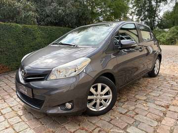 1.0i VVT-i Edition, Carplay, Camera ### 68000 km ###
