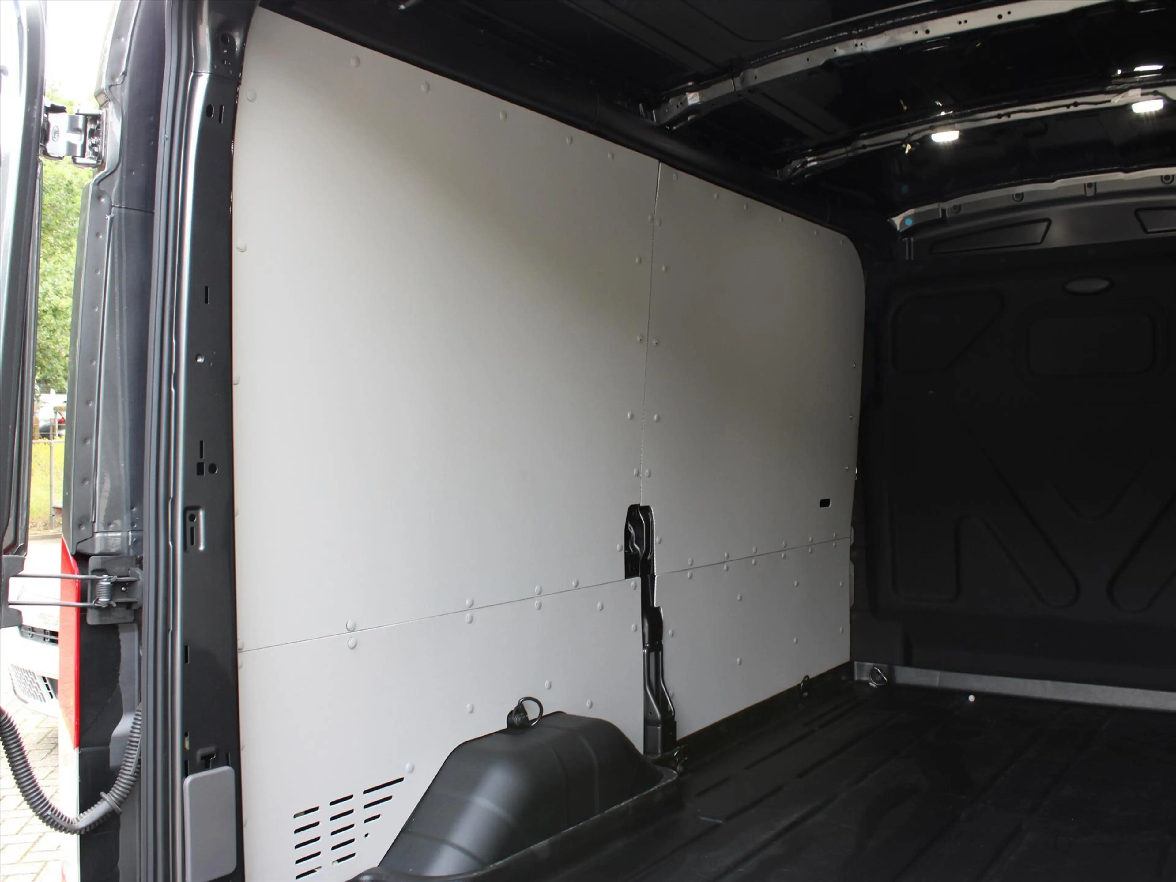 Ford E-Transit Trend GB 350 L2H2 68kWh 184pk RWD | Driver Assista — photo 11