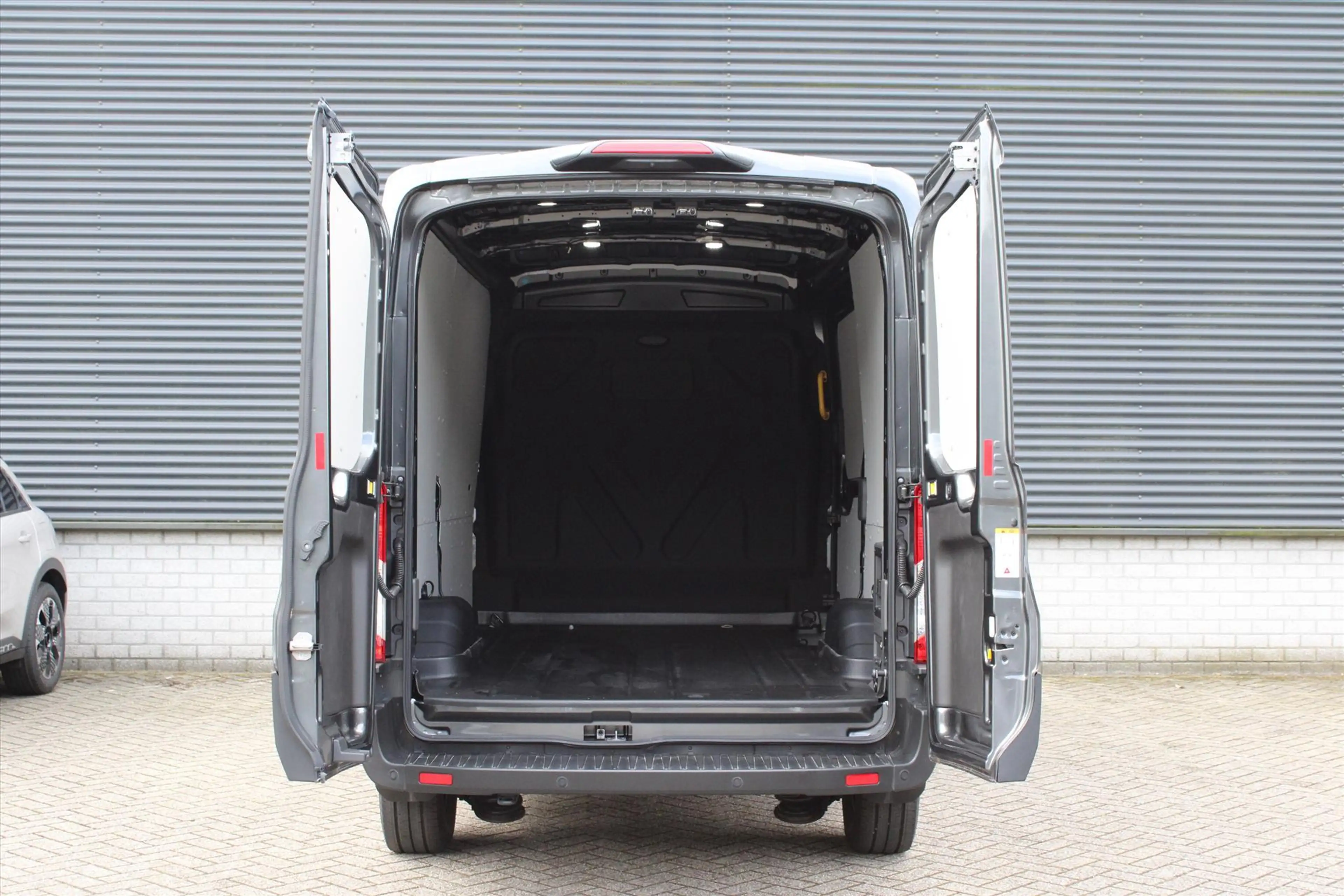 Ford E-Transit Trend GB 350 L2H2 68kWh 184pk RWD | Driver Assista — photo 8