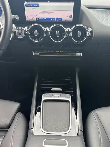 Mercedes-Benz 220 view 15