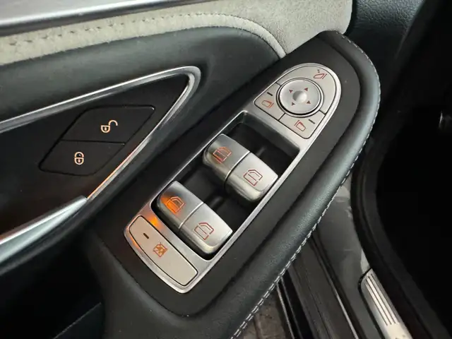 Mercedes-Benz C-Class view 20