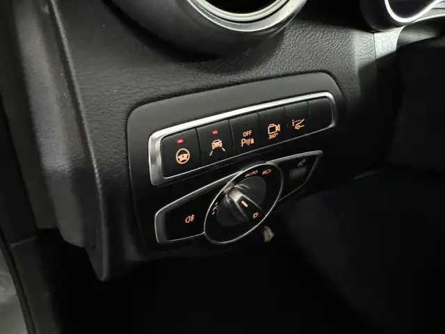 Mercedes-Benz C-Class view 18
