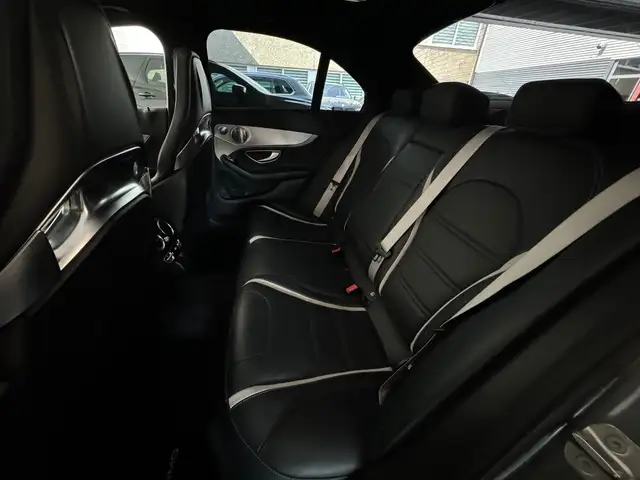 Mercedes-Benz C-Class view 28