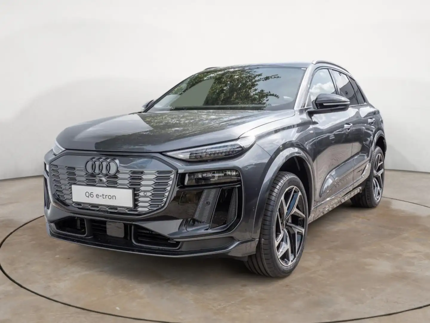 Audi e-tron SUV performance Grau - 1