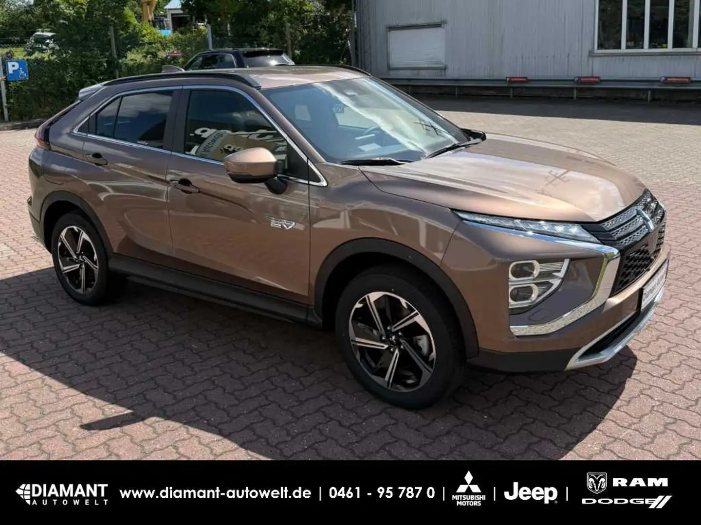 Mitsubishi Eclipse Cross Plug-in Hybrid PLUS 2.4 MIVEC 4WD Braun - 1