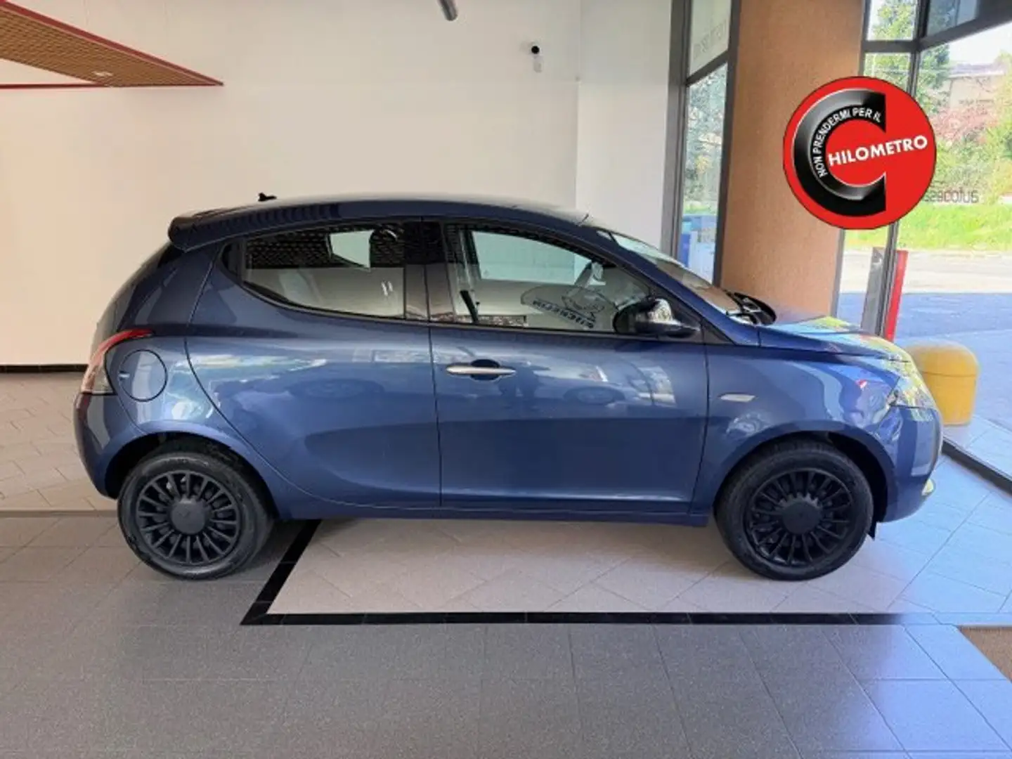 Lancia Ypsilon 1.0 firefly hybrid Blau - 1