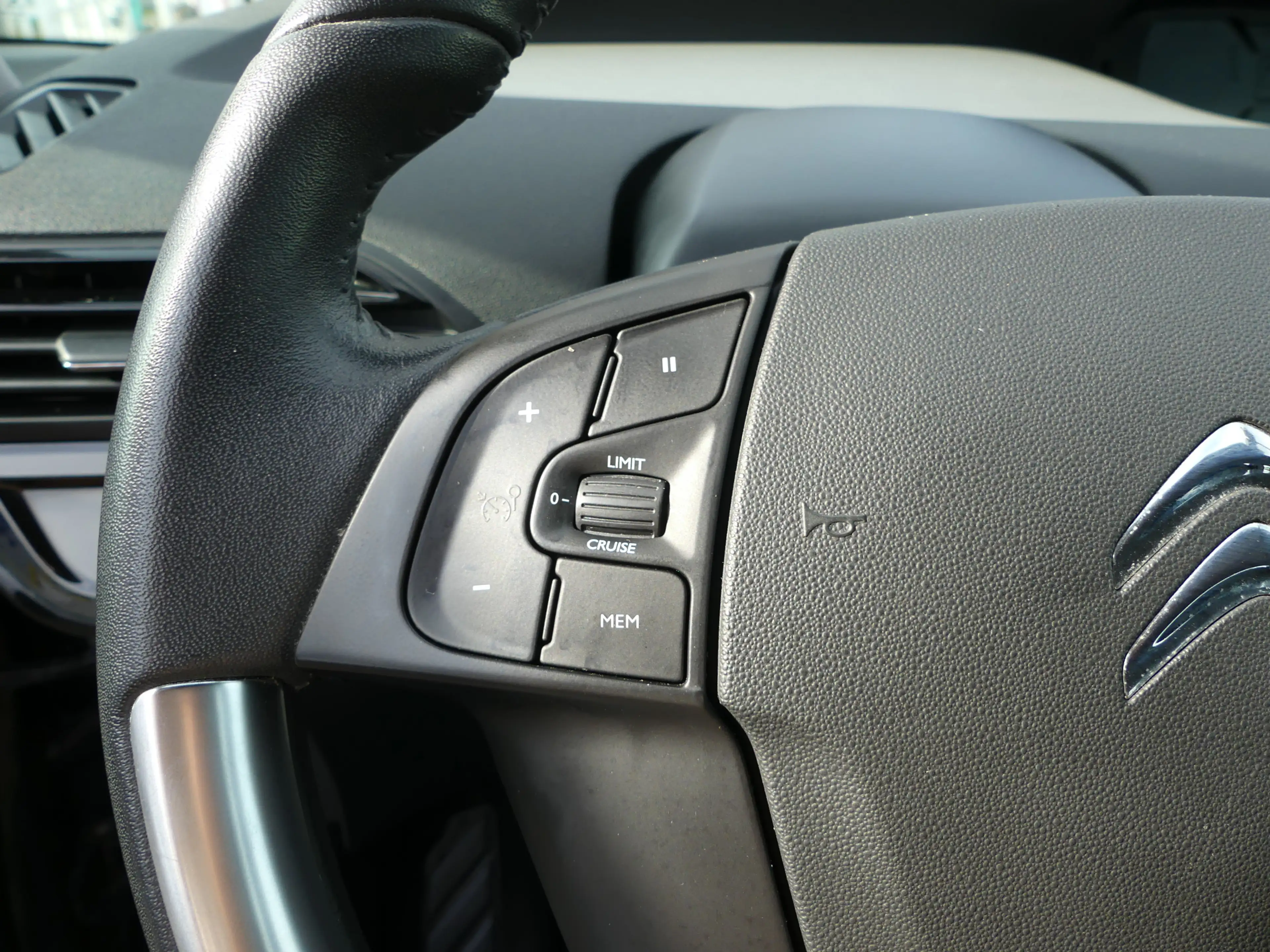 Citroen C4 Picasso Seduction | TEMPOMAT | SHZ | PDC — photo 14