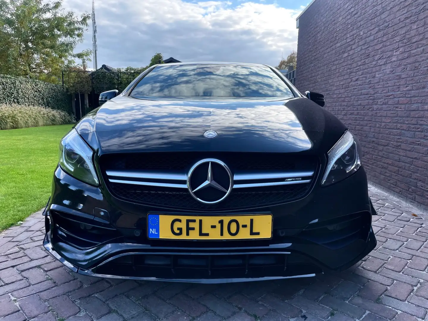 Mercedes-Benz A 45 AMG A45 4MATIC Panoramadak Carplay Harman Kardon Zwart - 2