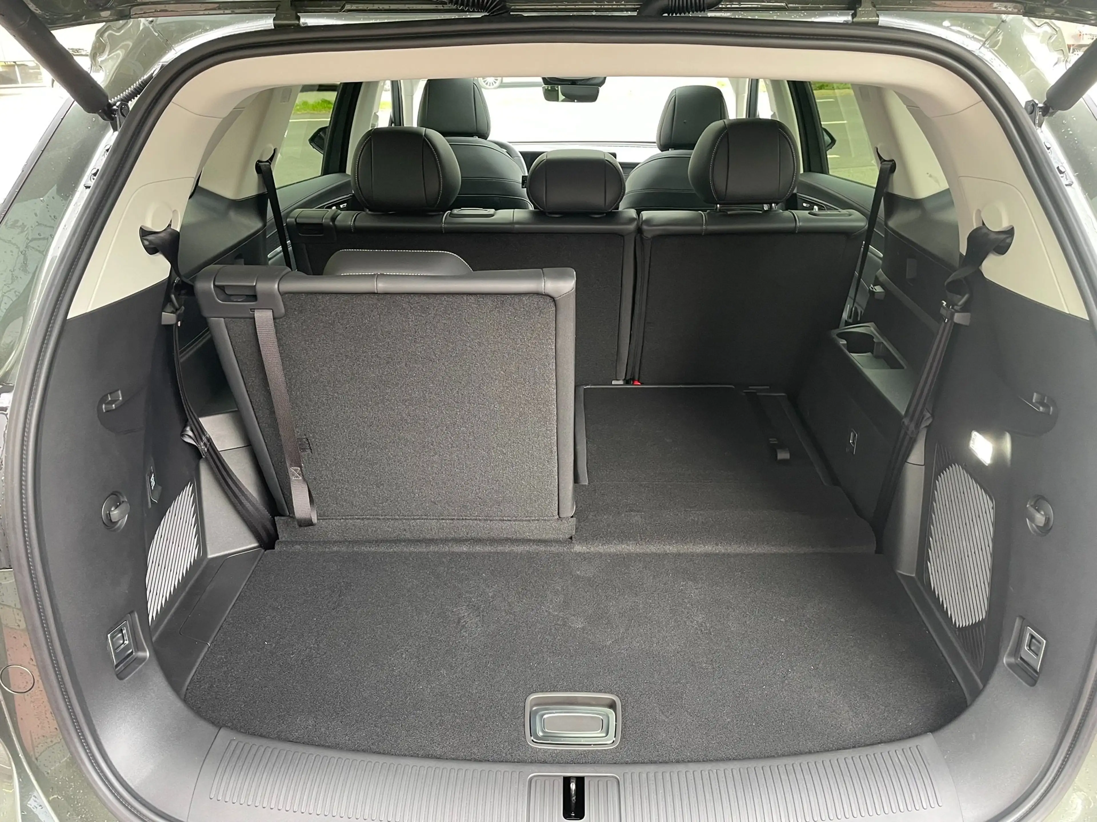 MG MGS9 PHEV Luxury 24,7kw Bose 7-Sitzer — photo 11