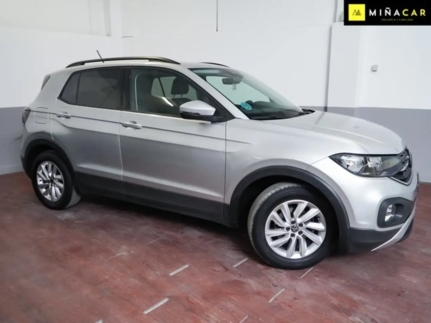 Volkswagen T-Cross 1.0 TSI Advance DSG7 81kW Gris - 2