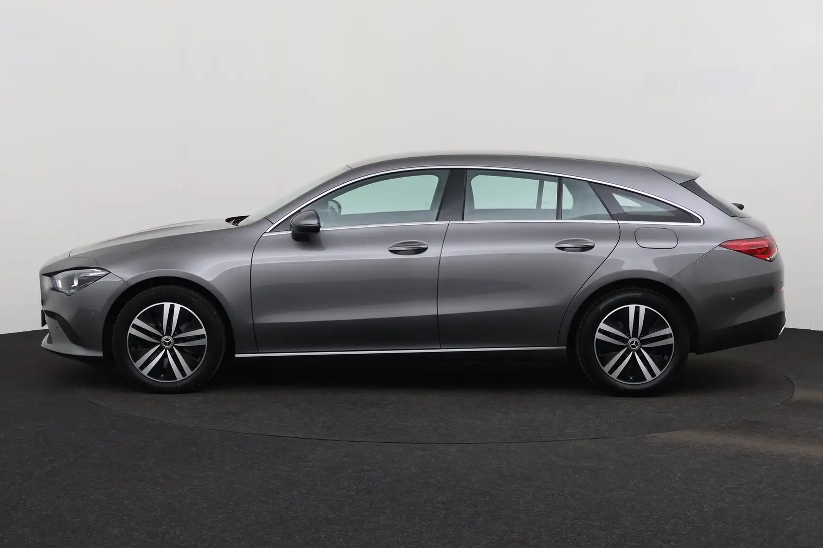 Mercedes-Benz CLA 250 e SHOOTING BRAKE iA + GPS + CARPLAY + HALF/LEDER + Gris - 2