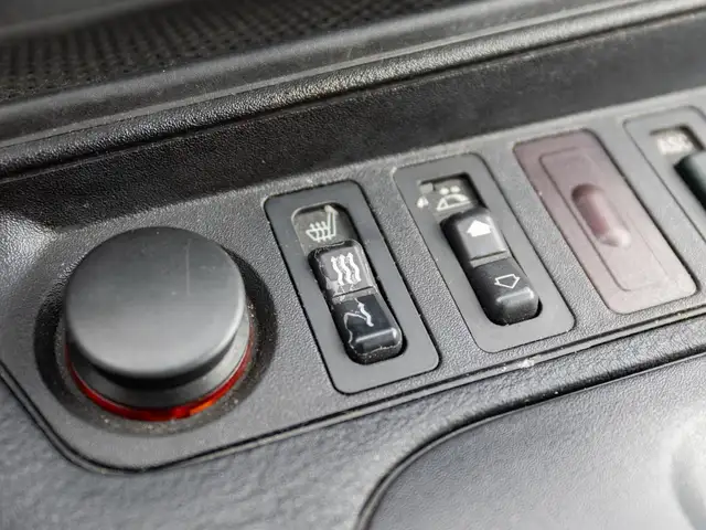 BMW 3 Series view 28