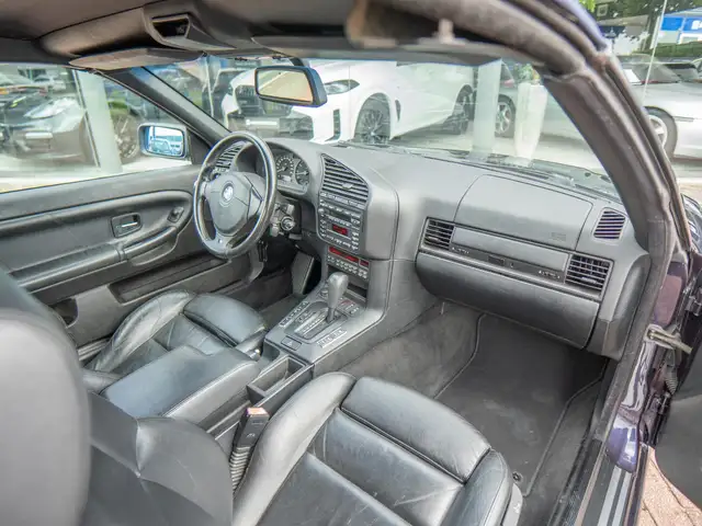BMW 3 Series view 6