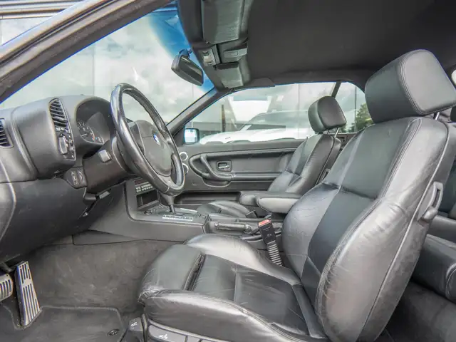 BMW 3 Series view 22