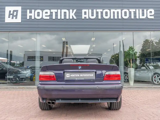 BMW 3 Series view 12