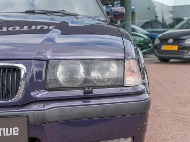 BMW 3 Series view 20