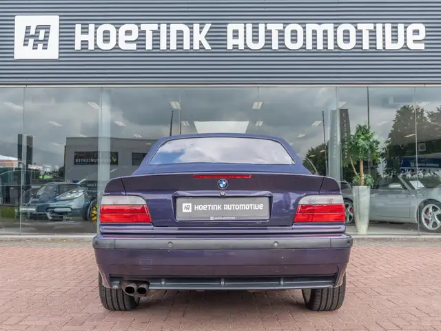 BMW 3 Series view 13