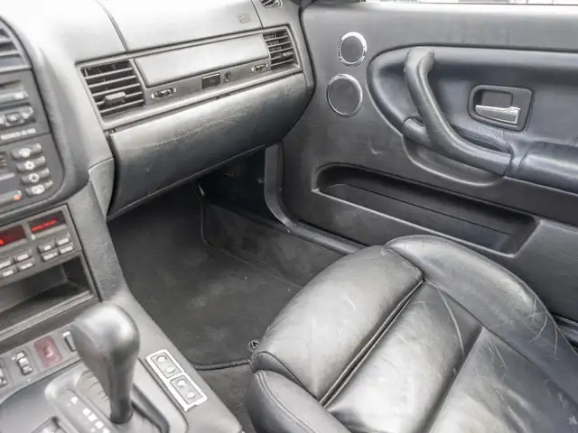 BMW 3 Series view 30