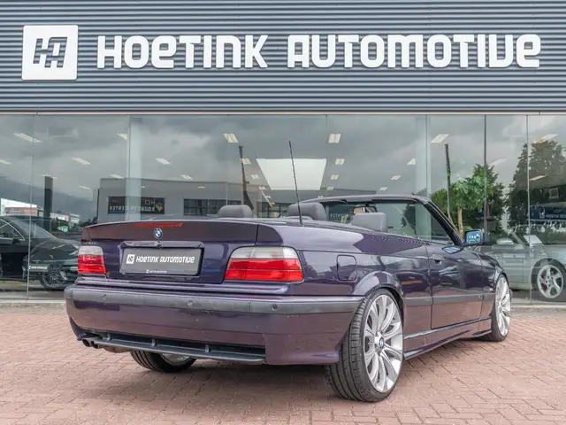 BMW 3 Series view 3