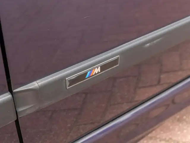 BMW 3 Series view 21
