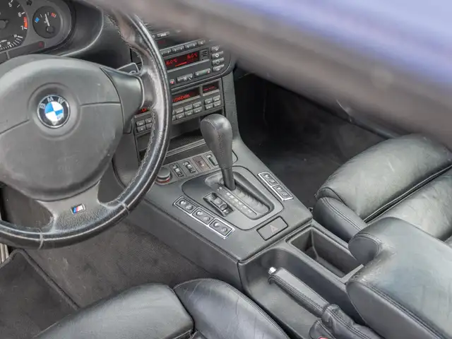 BMW 3 Series view 17