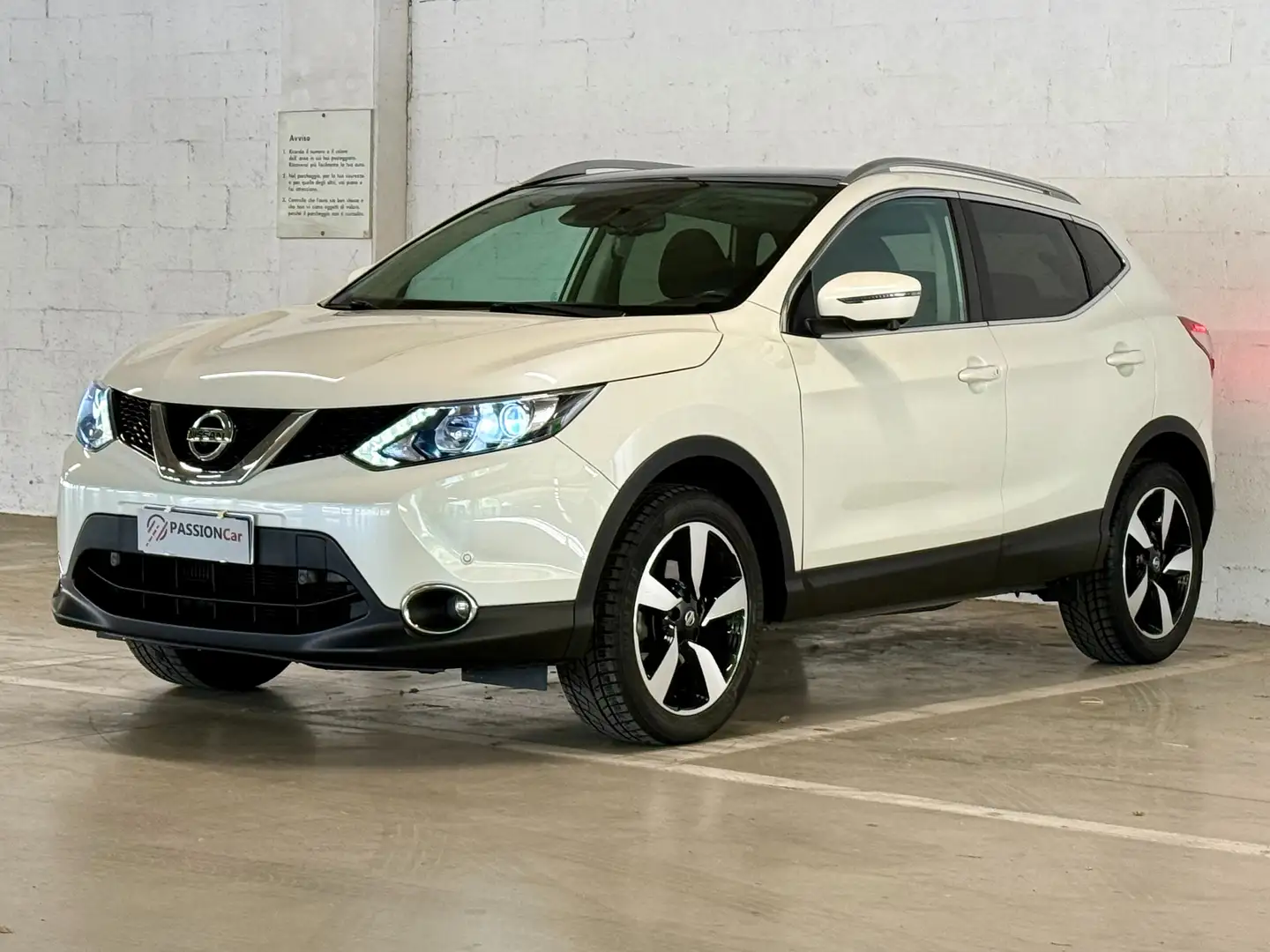 Nissan Qashqai GPL 1.2 dig-t N-Vision 115cv Weiß - 1