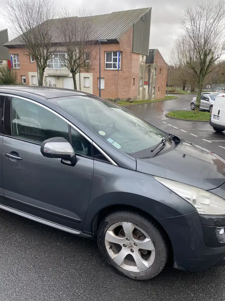 Peugeot 3008 1.6 HDi 112ch FAP Business Pack