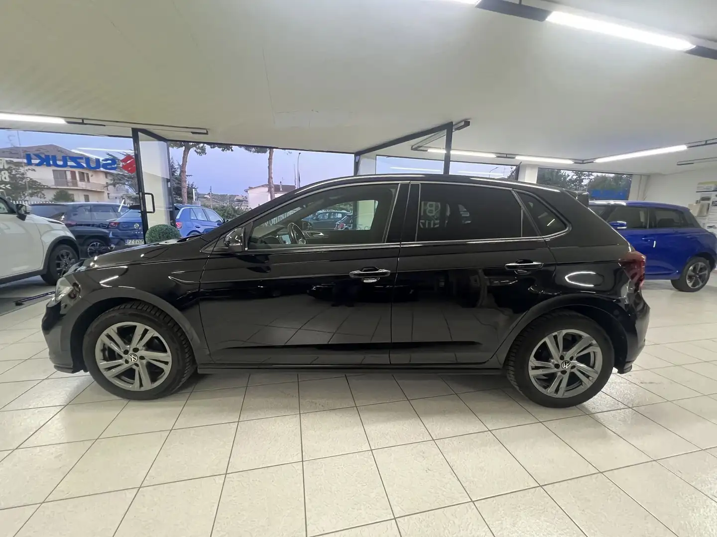 Volkswagen Polo 1.0 TSI R-Line Nero - 2