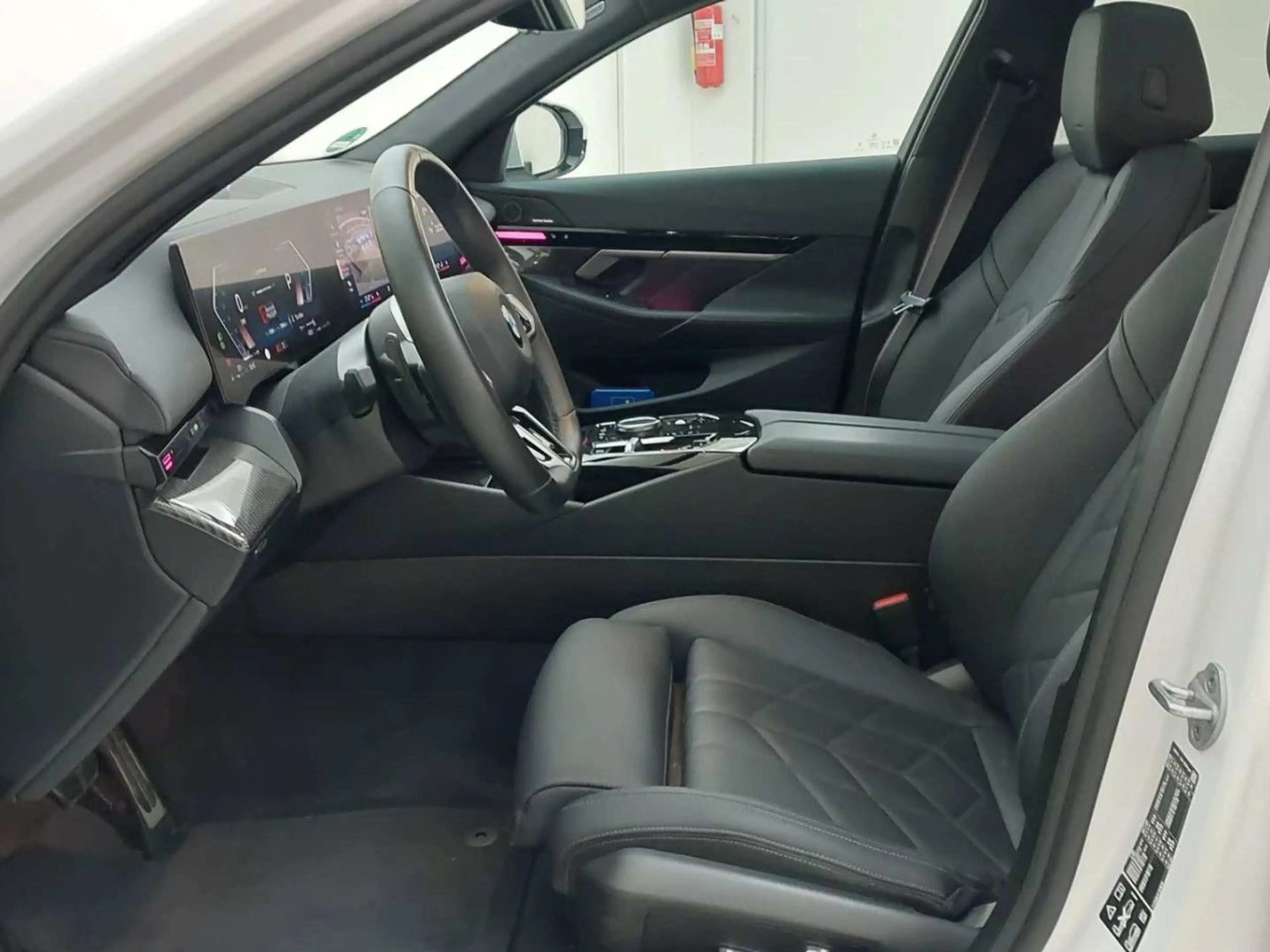 BMW 540 d Limo M SportPRO Pano. LiveProf. HUD IconicGlo — photo 8