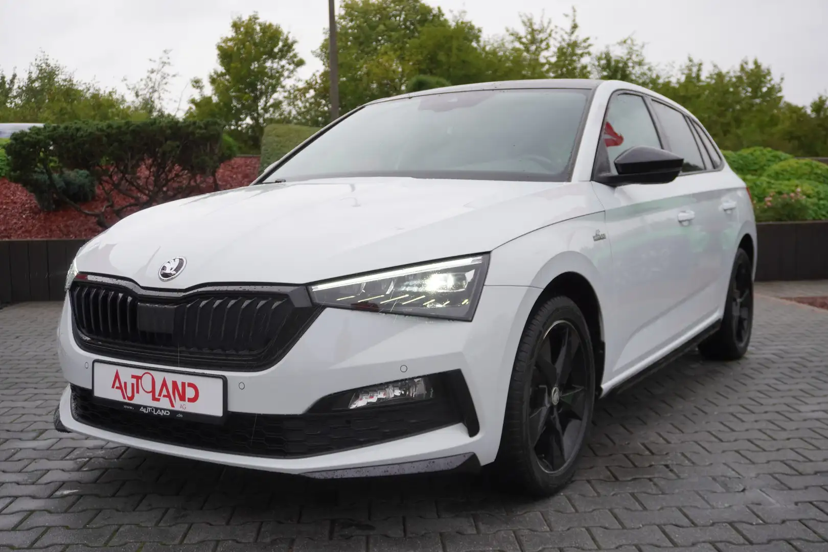 Skoda Scala Monte Carlo 1.0 TSI DSG LED Kamera SHZ 17Z Wit - 2