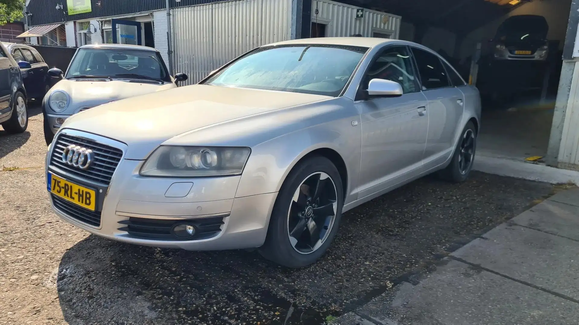 Audi A6 Limousine 2.4 Pro Line Grijs - 1