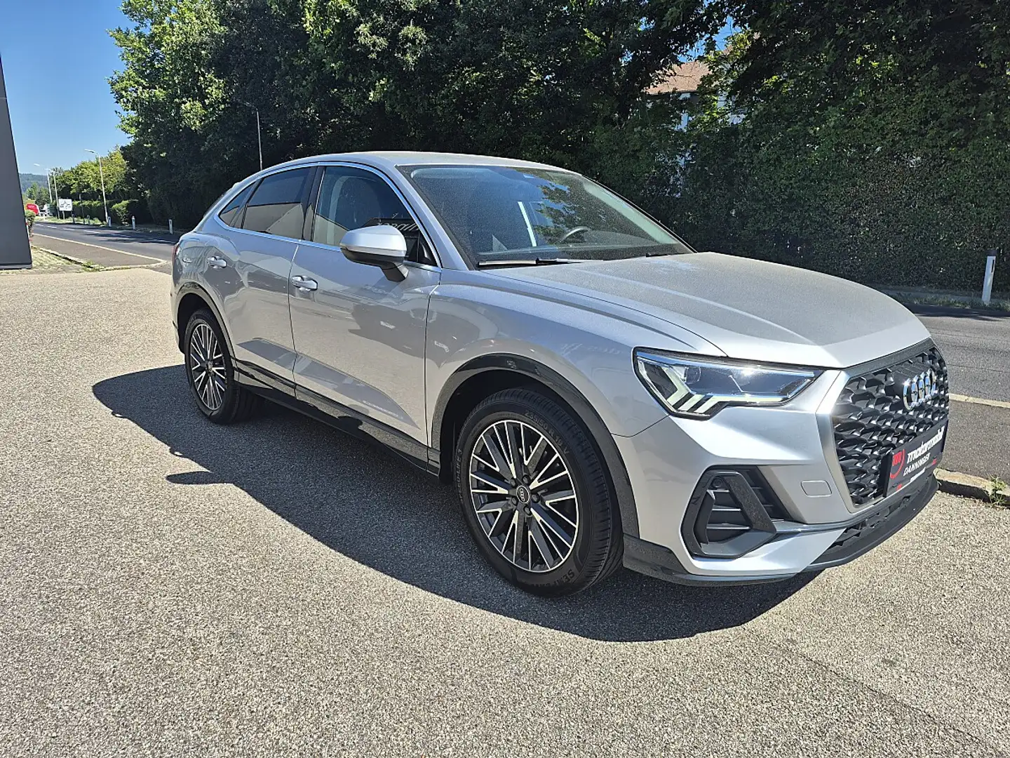 Audi Q3 Sportback 35 TFSI S-tronic Silber - 2
