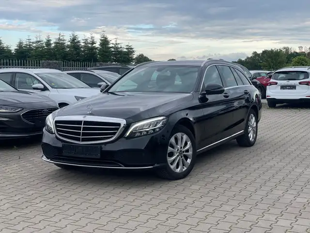 Mercedes-Benz C 180 C 180 CGI (205.240)