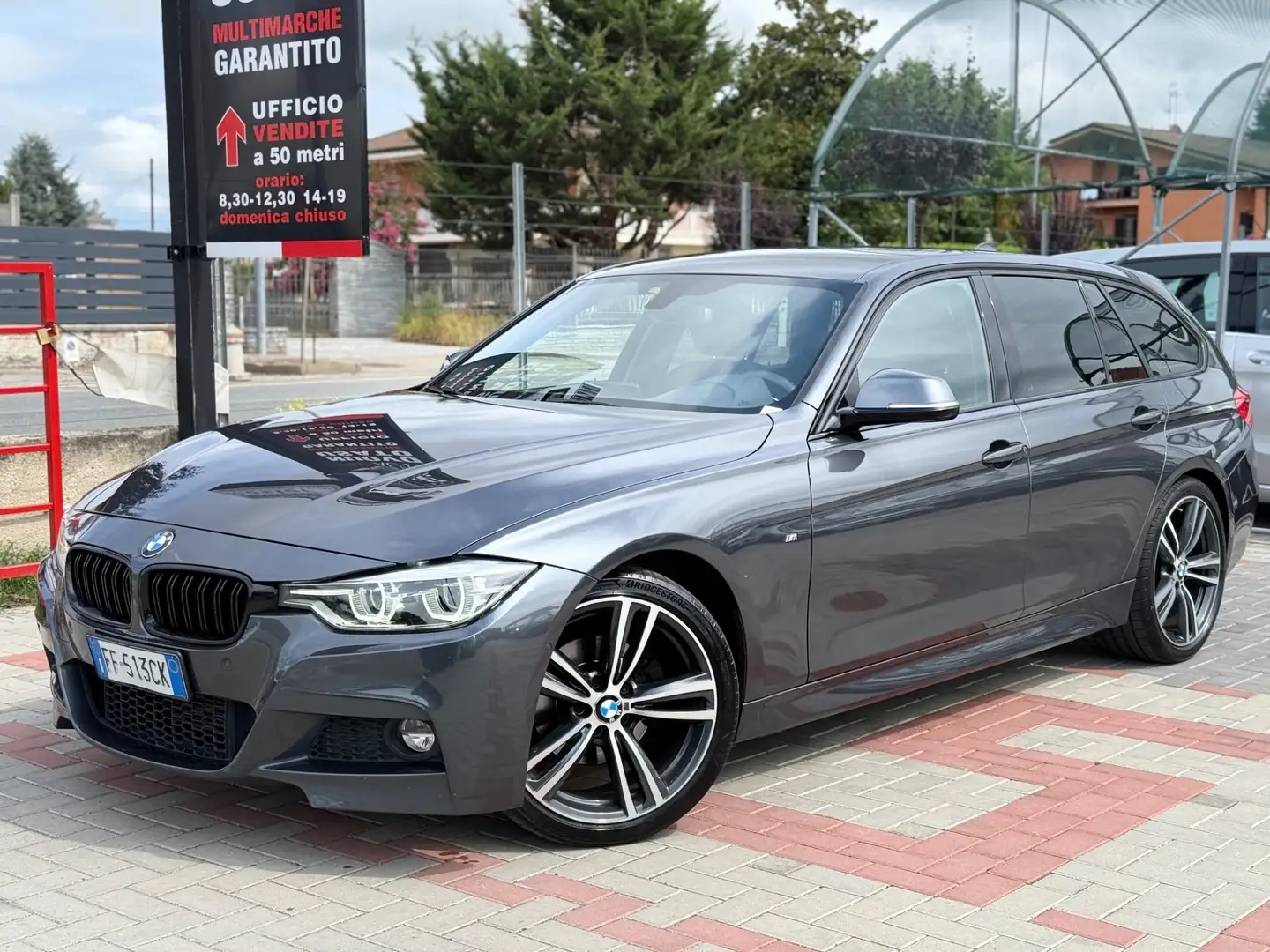 BMW 320 320d Touring Msport Grey - 2