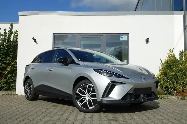 MG MG4 LUXURY 150KW 64 kWh 7J Garantie Dez25