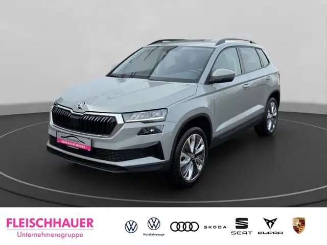 Skoda Karoq Selection 1,5TSI  LED+CarPlay+LM18+Tempom.+PDC+